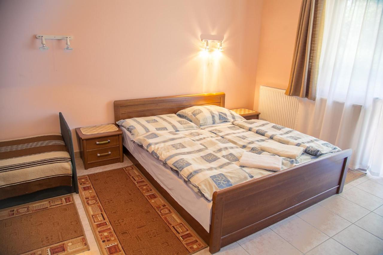 Izabella Panzio Bed & Breakfast Hajdúszoboszló Екстериор снимка