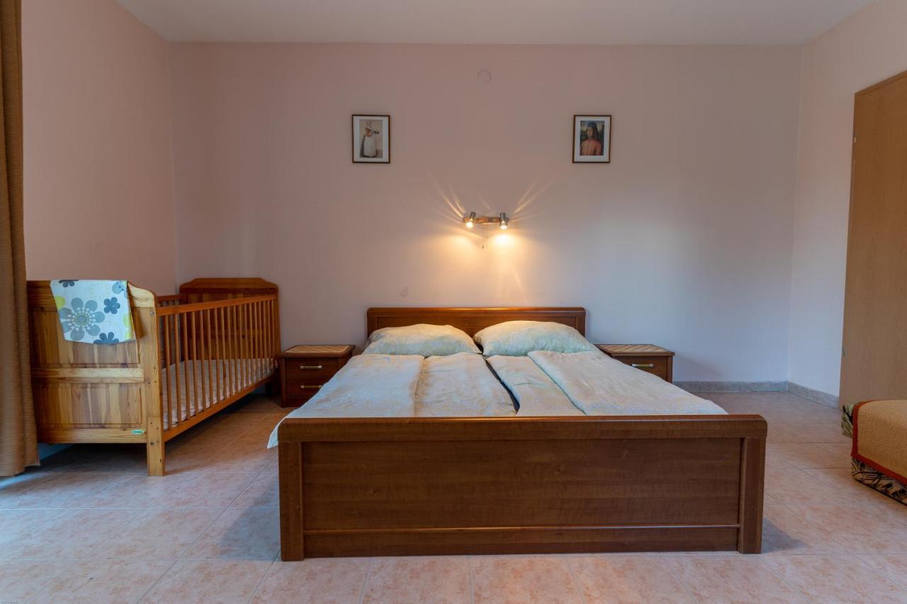 Izabella Panzio Bed & Breakfast Hajdúszoboszló Екстериор снимка