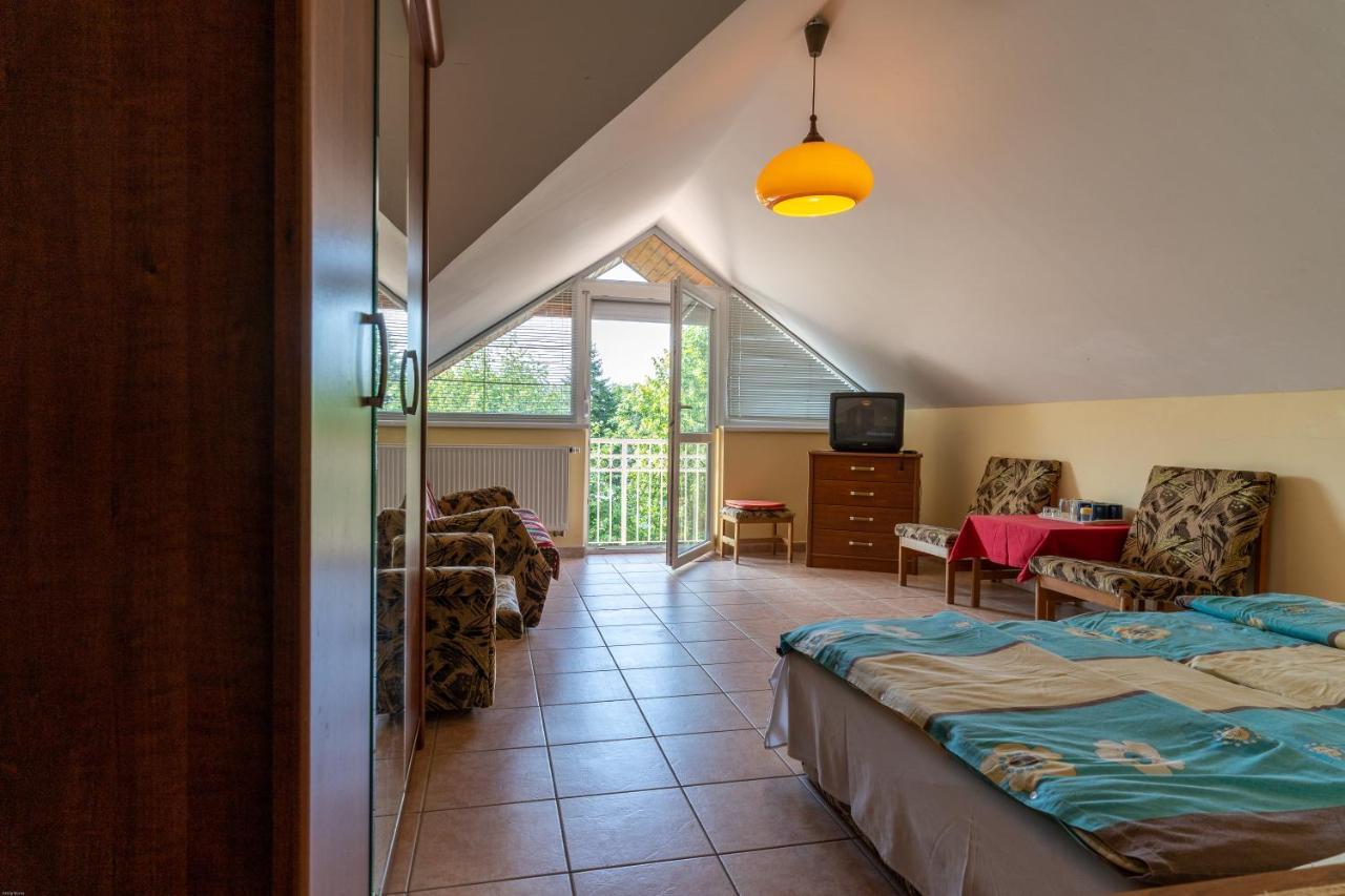 Izabella Panzio Bed & Breakfast Hajdúszoboszló Екстериор снимка