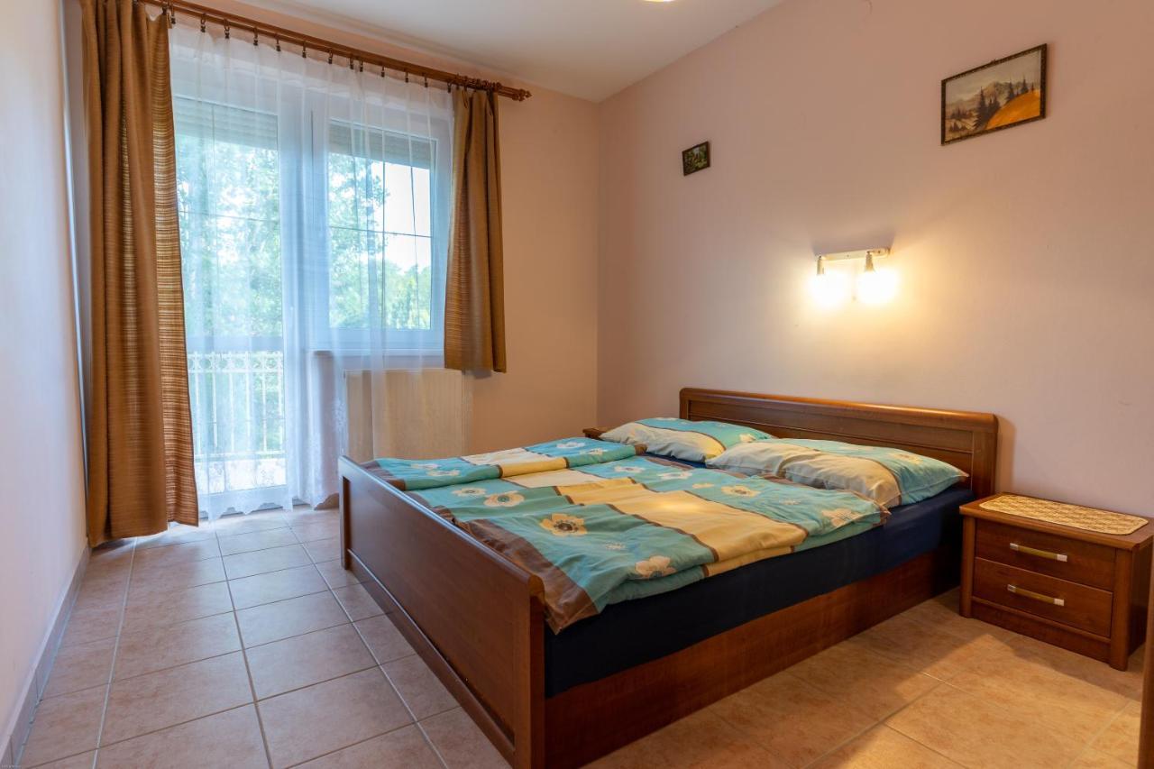 Izabella Panzio Bed & Breakfast Hajdúszoboszló Екстериор снимка