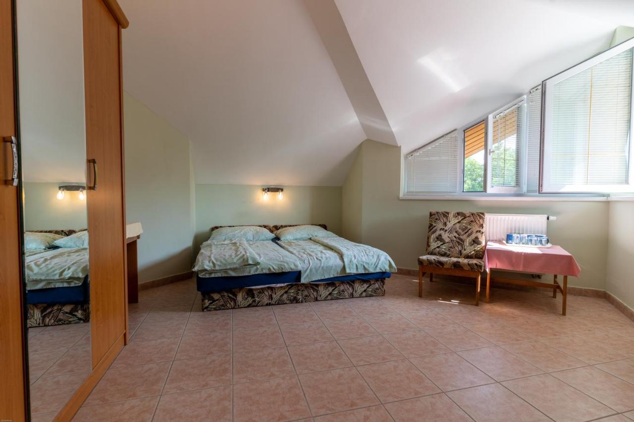 Izabella Panzio Bed & Breakfast Hajdúszoboszló Екстериор снимка