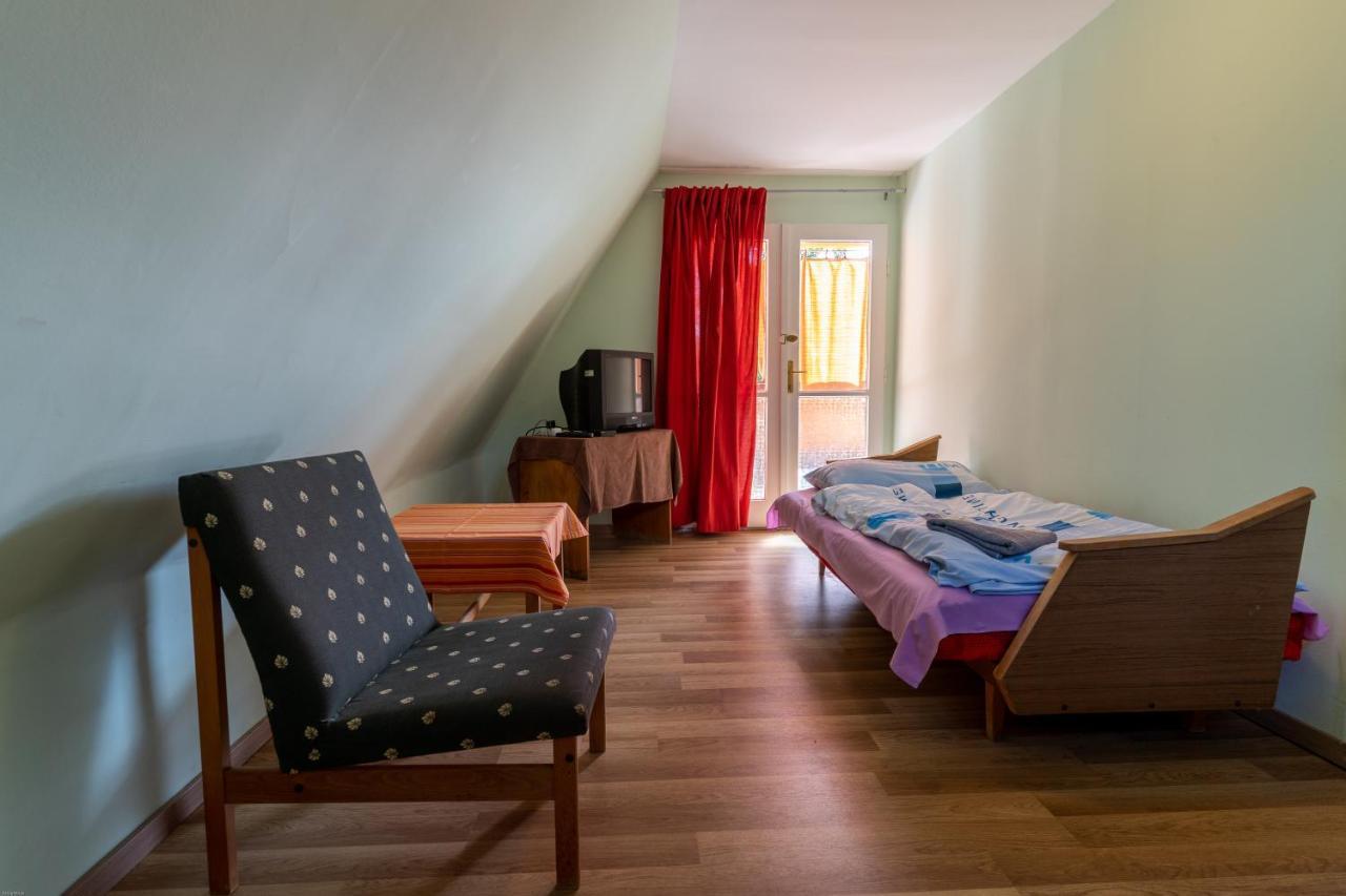 Izabella Panzio Bed & Breakfast Hajdúszoboszló Екстериор снимка