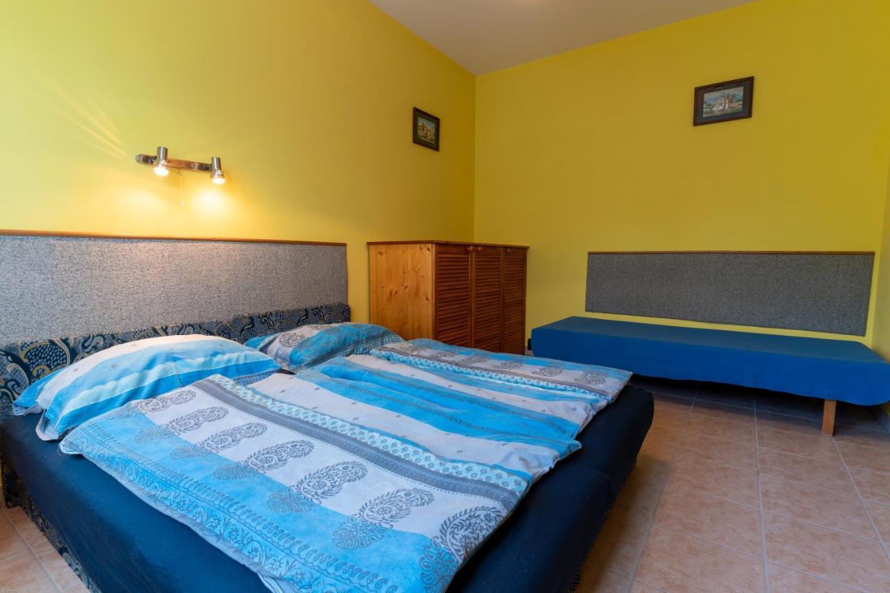 Izabella Panzio Bed & Breakfast Hajdúszoboszló Екстериор снимка