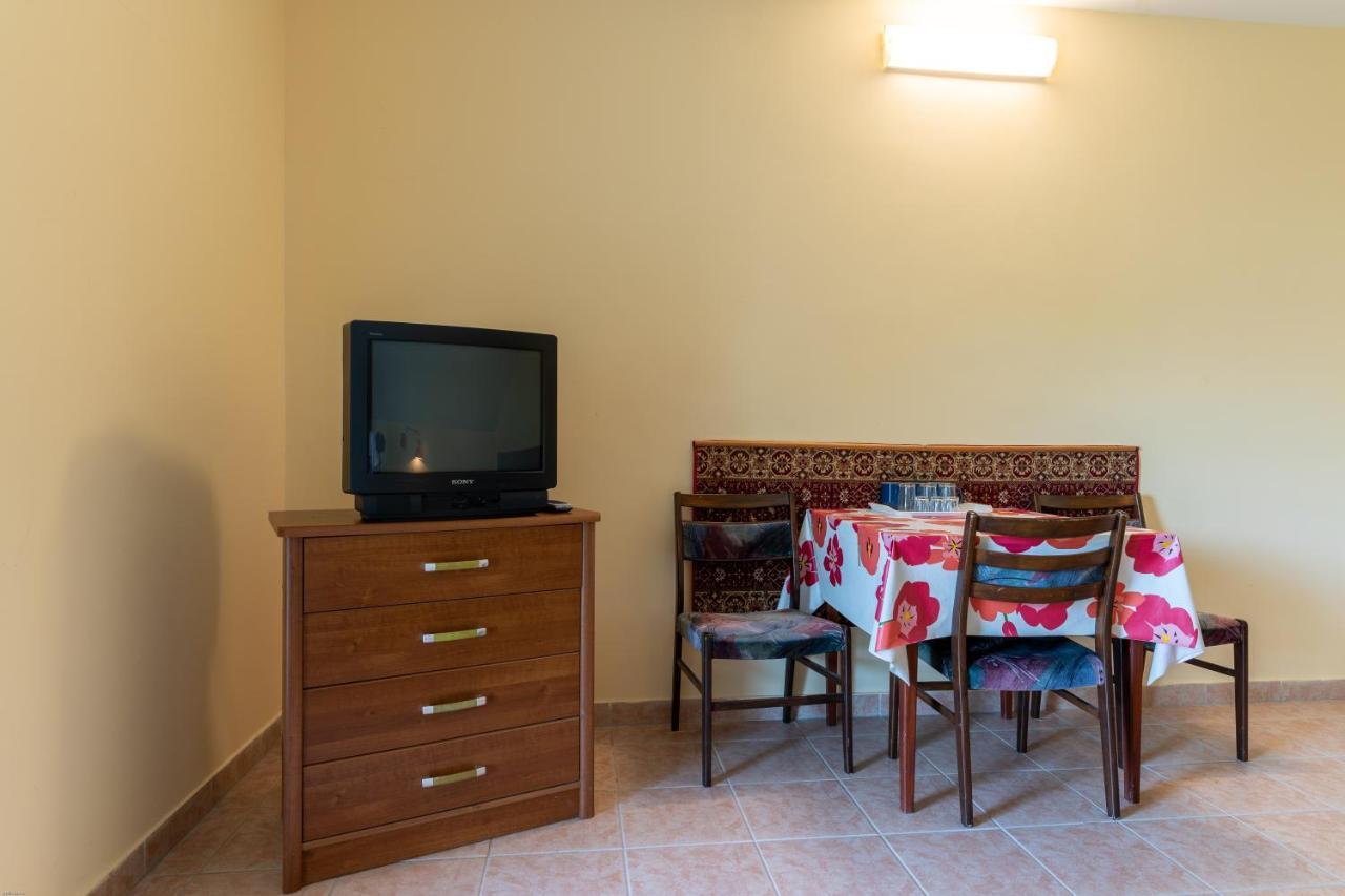 Izabella Panzio Bed & Breakfast Hajdúszoboszló Екстериор снимка