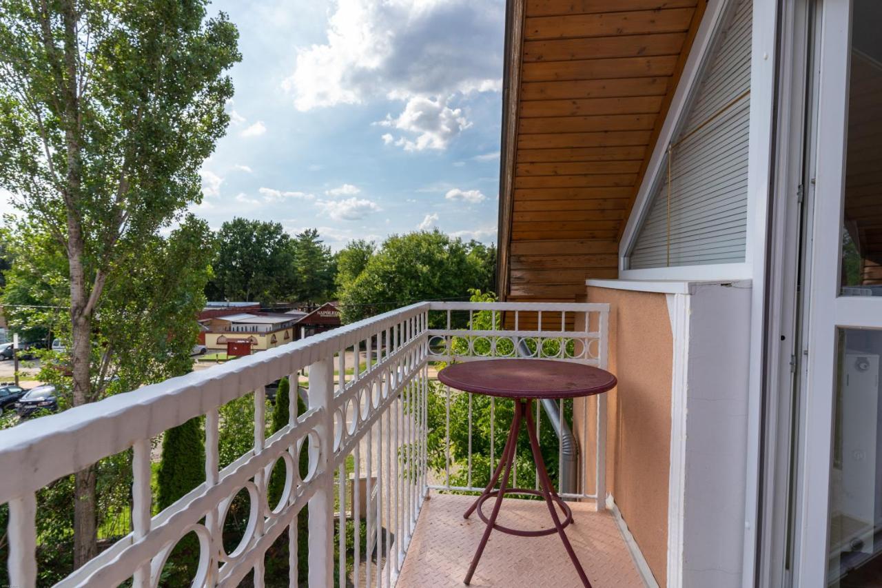 Izabella Panzio Bed & Breakfast Hajdúszoboszló Екстериор снимка