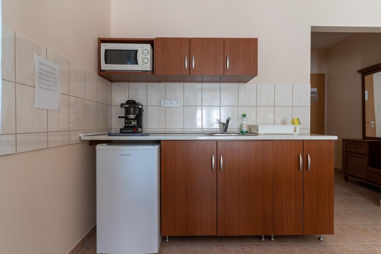 Izabella Panzio Bed & Breakfast Hajdúszoboszló Екстериор снимка