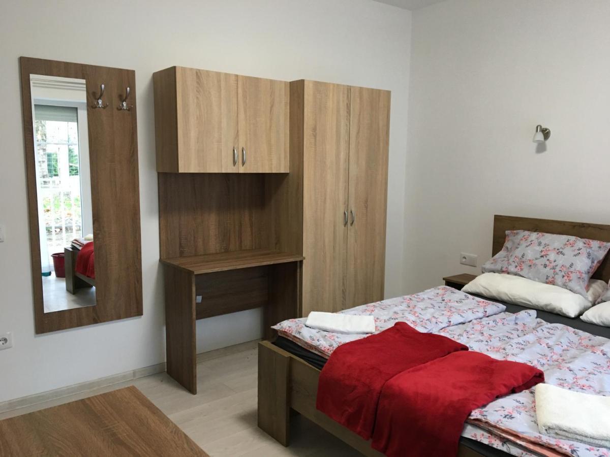 Izabella Panzio Bed & Breakfast Hajdúszoboszló Екстериор снимка