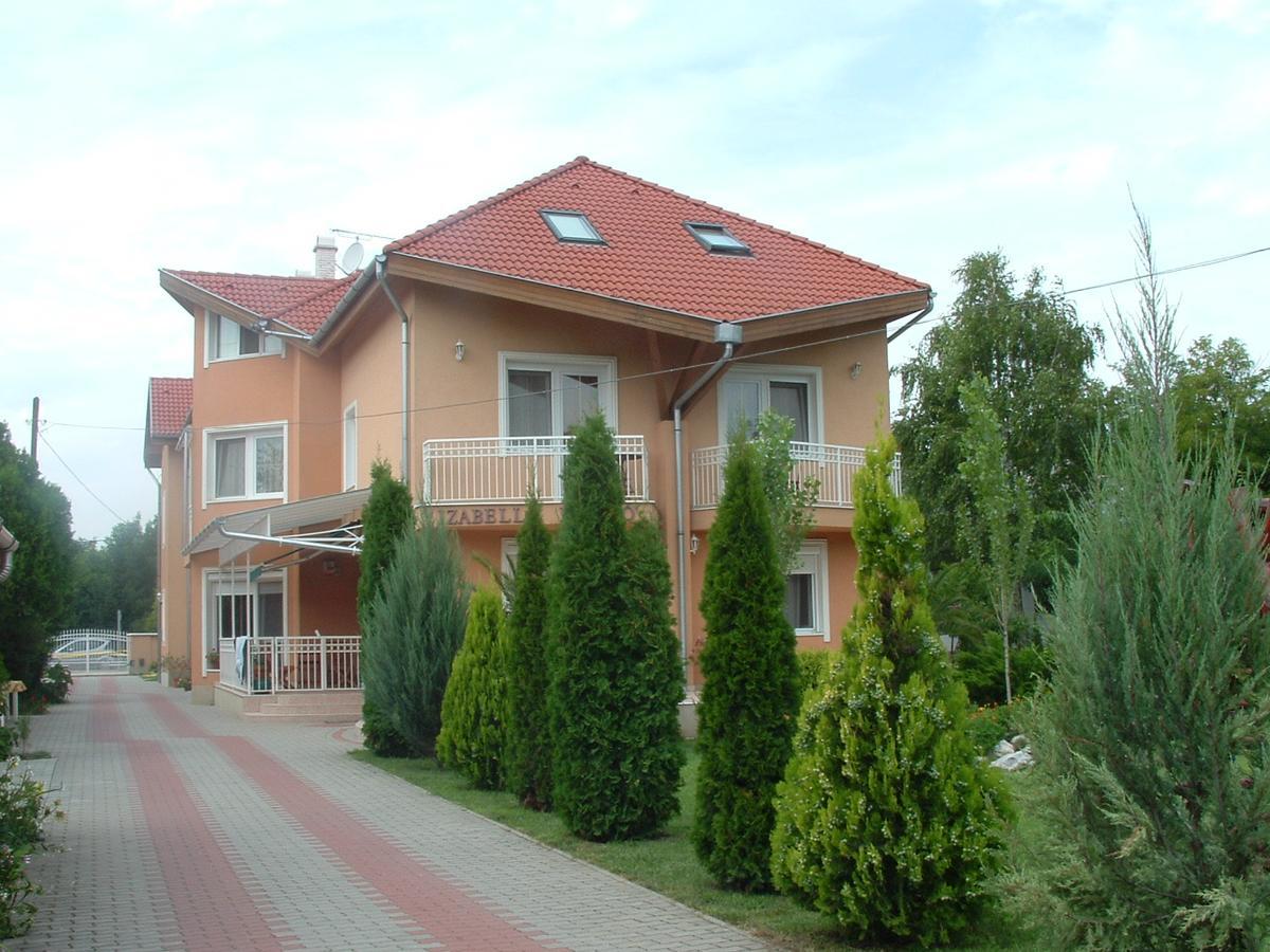Izabella Panzio Bed & Breakfast Hajdúszoboszló Екстериор снимка