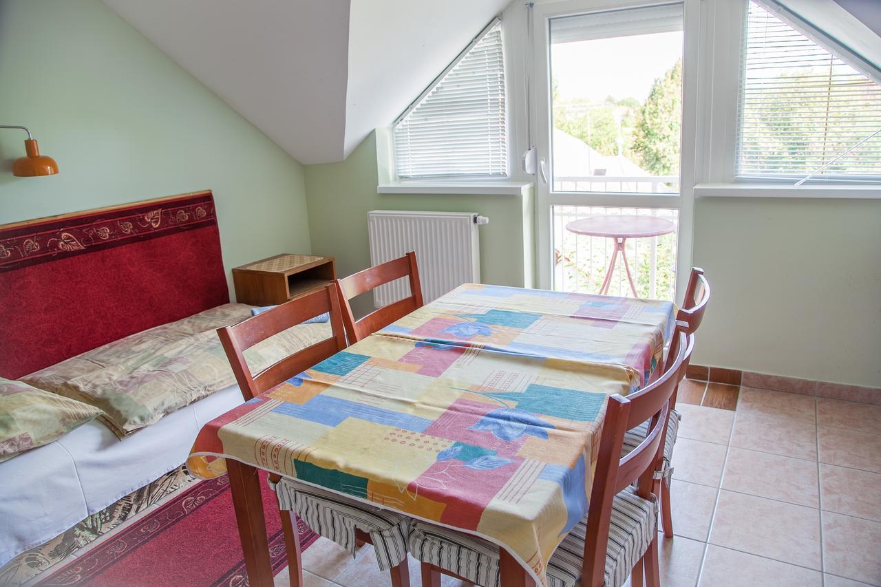 Izabella Panzio Bed & Breakfast Hajdúszoboszló Екстериор снимка