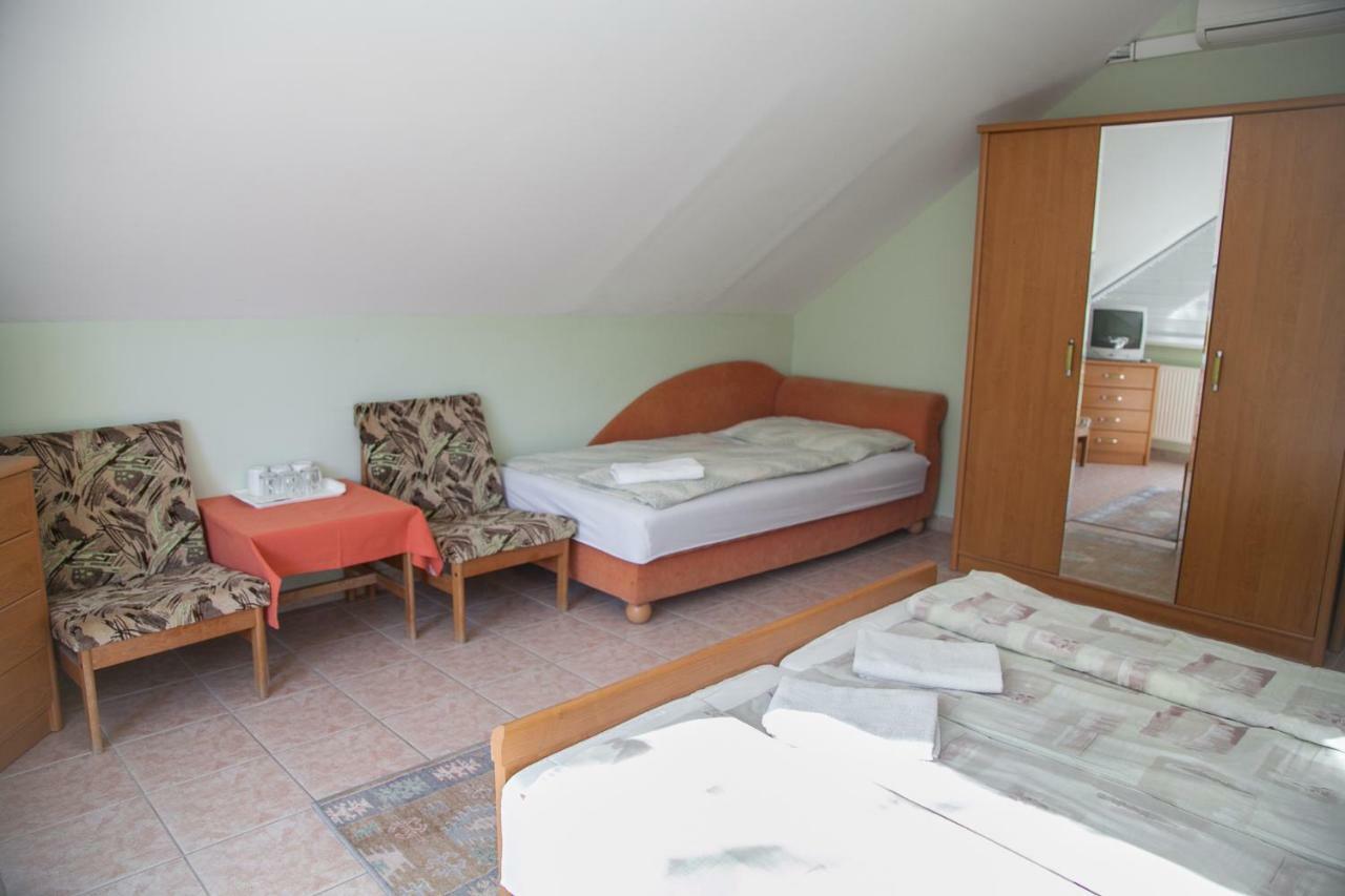 Izabella Panzio Bed & Breakfast Hajdúszoboszló Екстериор снимка